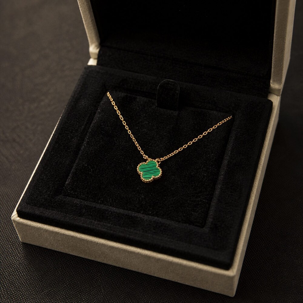 Van Cleef & Arpels Elegant Signature Necklace Style 7 | New with Box